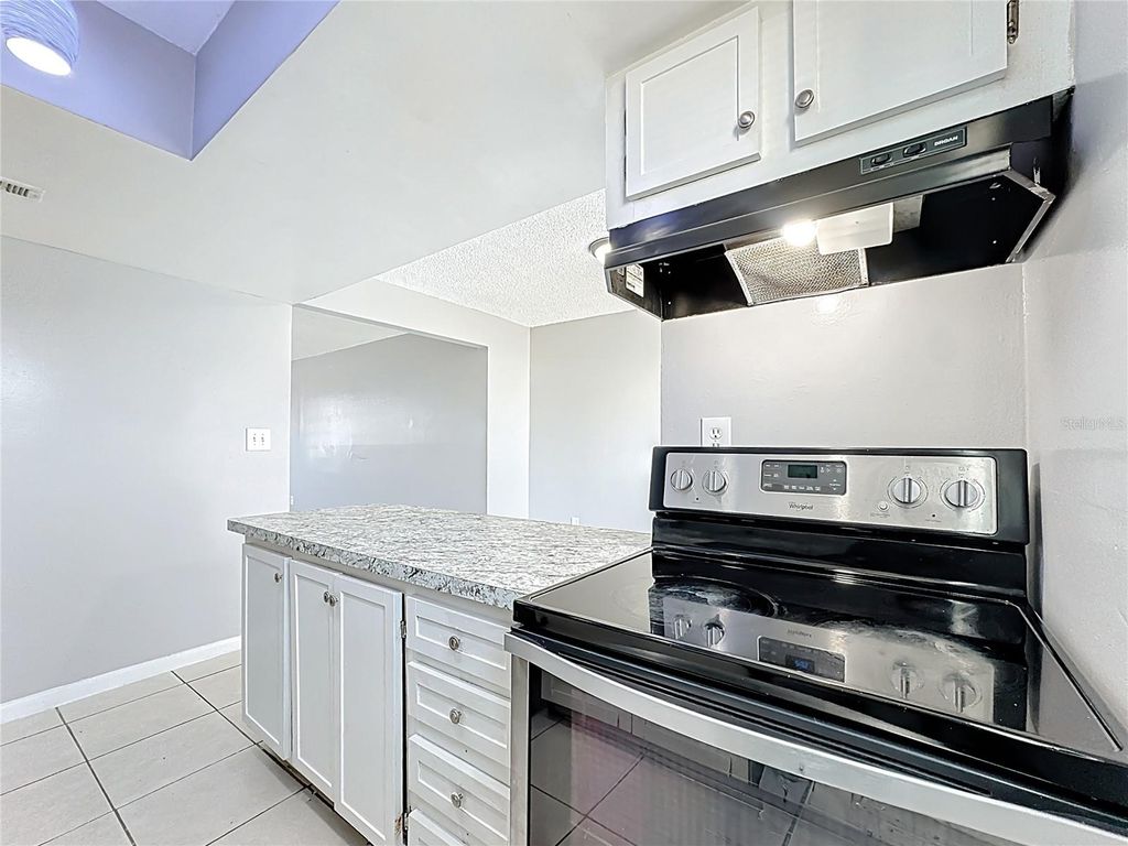 Image 16 of property listing at 2777 L B MCLEOD ROAD 2777, Orlando, FL 32805