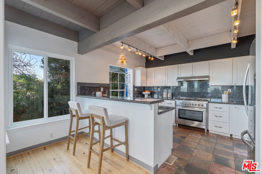 Image 14 of property listing at 20675 Medley Lane, Topanga, CA 90290