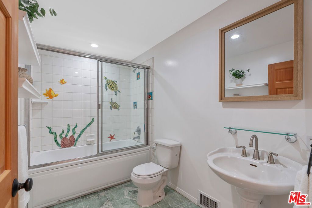 Image 34 of property listing at 20675 Medley Lane, Topanga, CA 90290