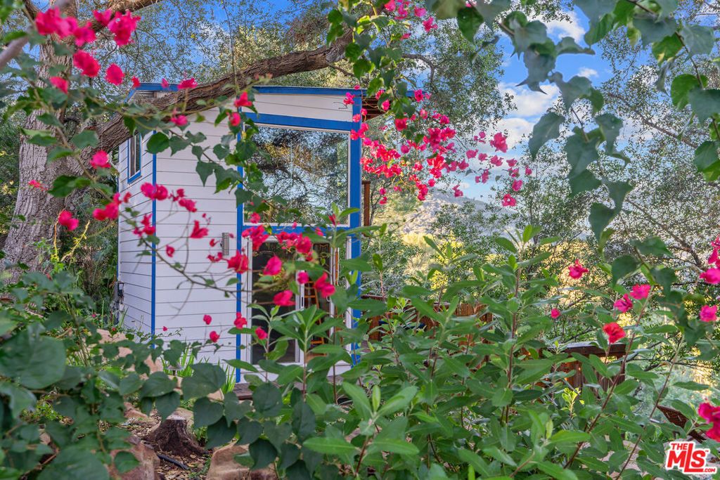 Image 36 of property listing at 20675 Medley Lane, Topanga, CA 90290