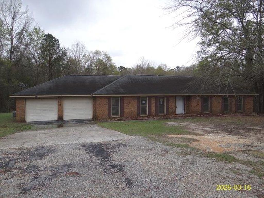 26 Arrowhead Road, Phenix City, AL 36869