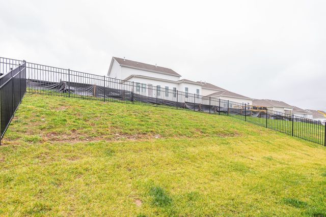 815 Dean Dr, Mount Juliet, TN 37122