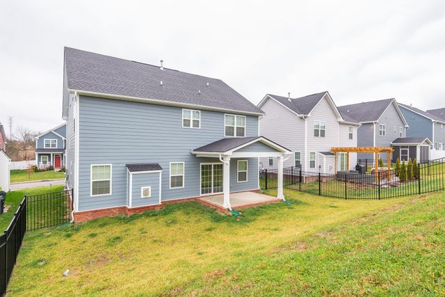 815 Dean Dr, Mount Juliet, TN 37122
