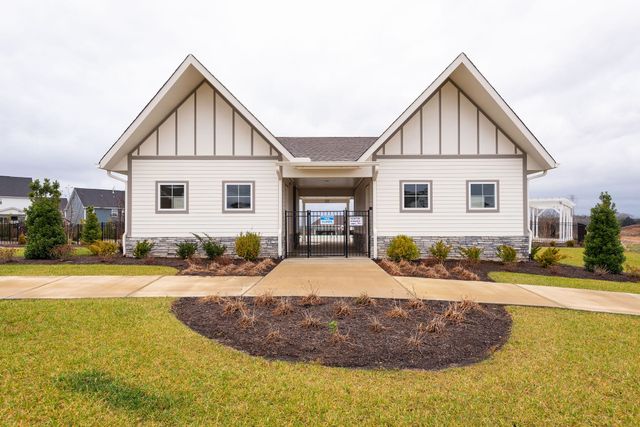 815 Dean Dr, Mount Juliet, TN 37122