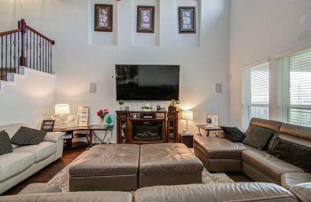 318 Bolton Drive, Westwood, TX 77573