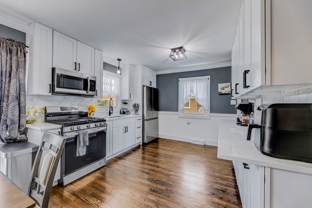 6116 S Elizabeth Street, Chicago, IL 60636