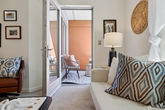 555 Bartlett Street 206, San Francisco, CA 94110
