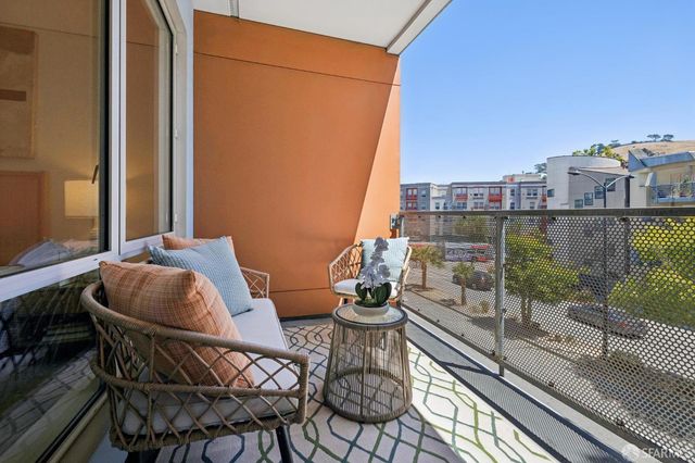555 Bartlett Street 206, San Francisco, CA 94110