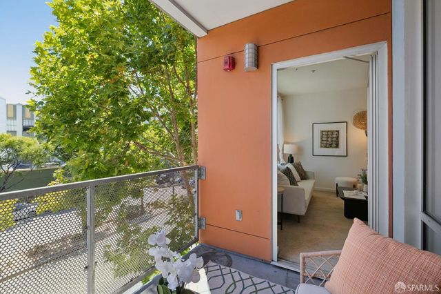 555 Bartlett Street 206, San Francisco, CA 94110