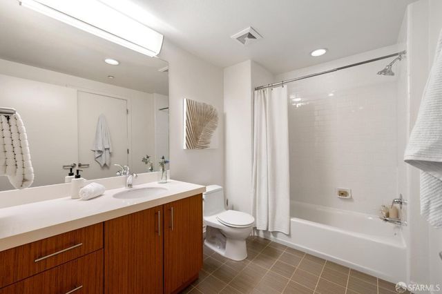 555 Bartlett Street 206, San Francisco, CA 94110
