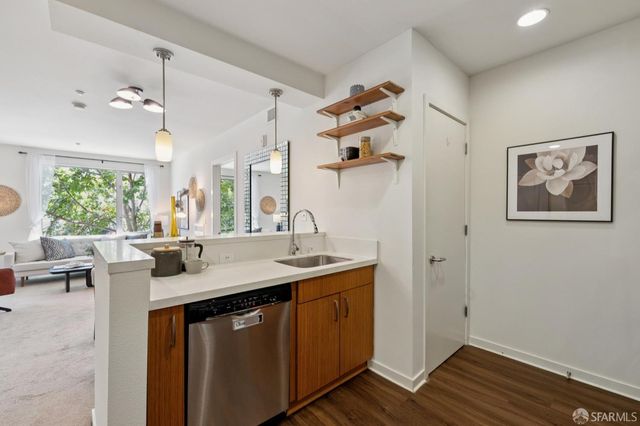 555 Bartlett Street 206, San Francisco, CA 94110