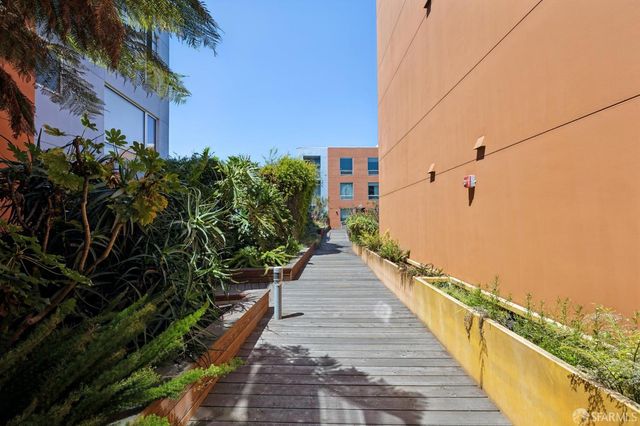 555 Bartlett Street 206, San Francisco, CA 94110