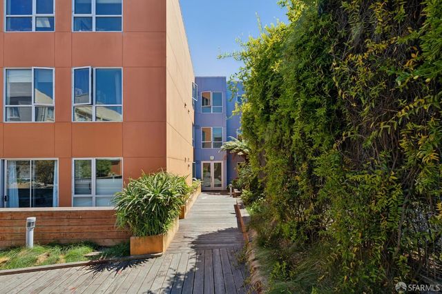 555 Bartlett Street 206, San Francisco, CA 94110