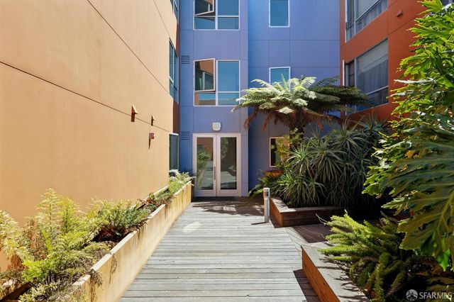 555 Bartlett Street 206, San Francisco, CA 94110