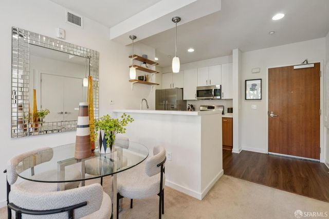 555 Bartlett Street 206, San Francisco, CA 94110