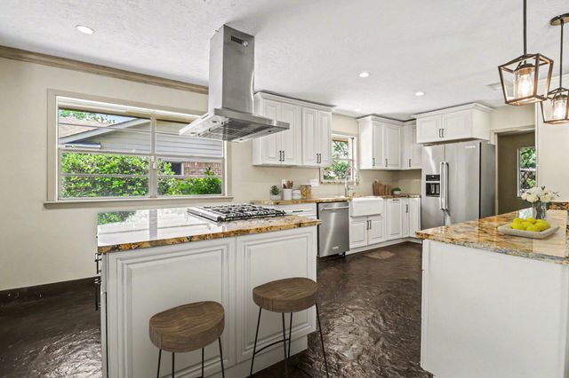 5251 Birdwood Road, Houston, TX 77096