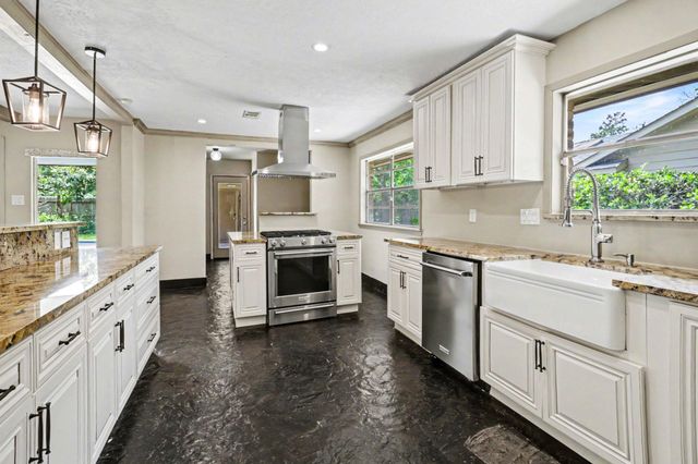 5251 Birdwood Road, Houston, TX 77096