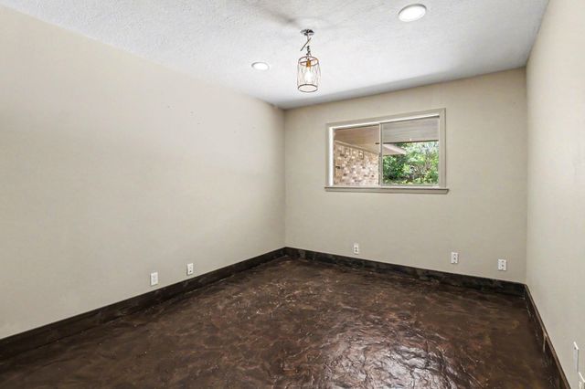 5251 Birdwood Road, Houston, TX 77096