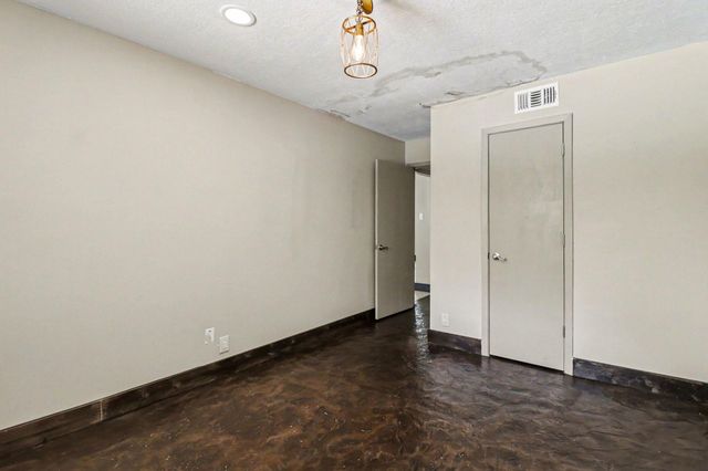 5251 Birdwood Road, Houston, TX 77096