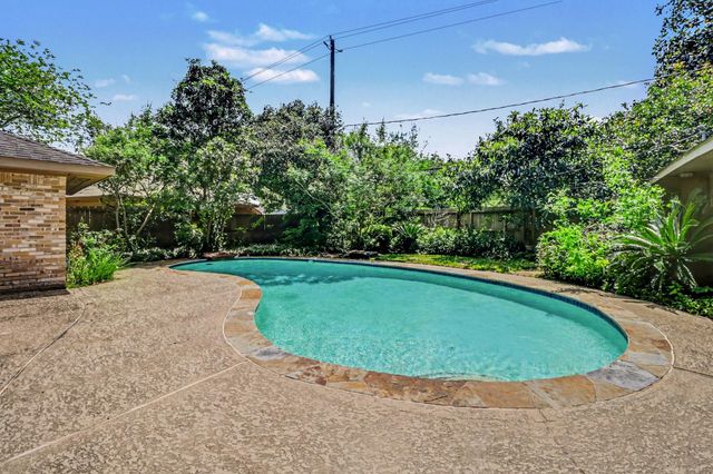 5251 Birdwood Road, Houston, TX 77096