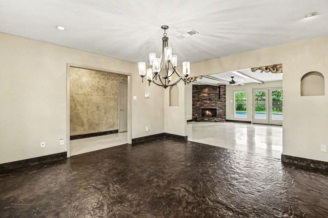 5251 Birdwood Road, Houston, TX 77096