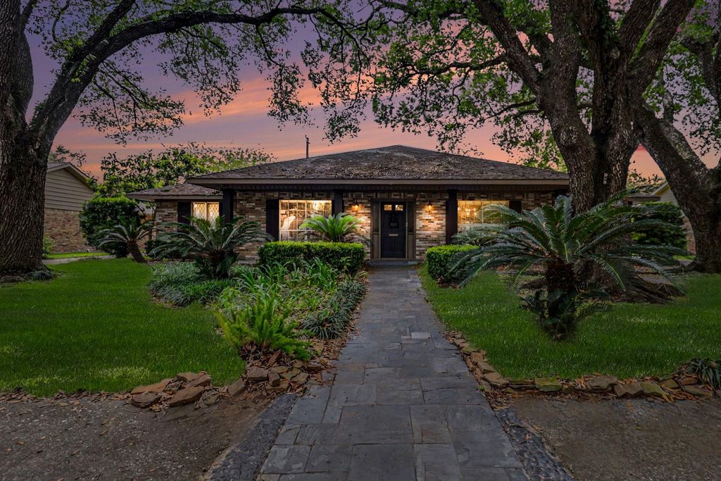 5251 Birdwood Road, Houston, TX 77096