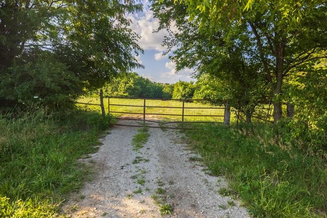4900 E 187th Street, Belton, MO 64012