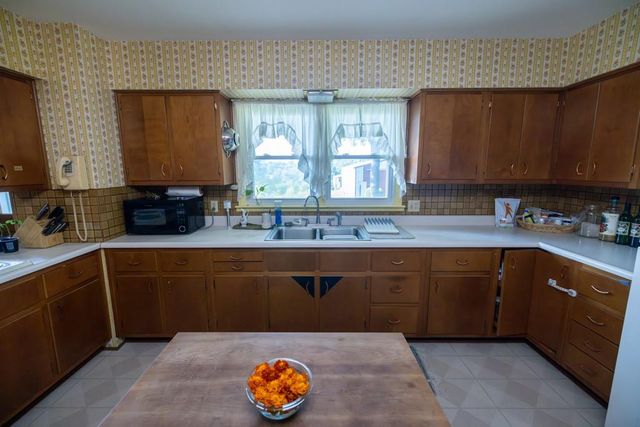4900 E 187th Street, Belton, MO 64012