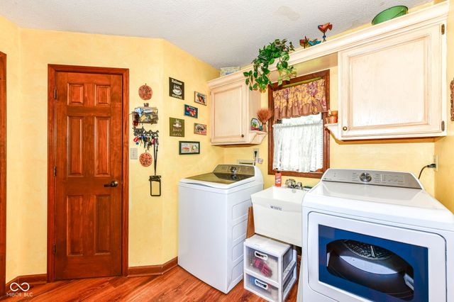 2345 S Honey Creek Road, Greenwood, IN 46143