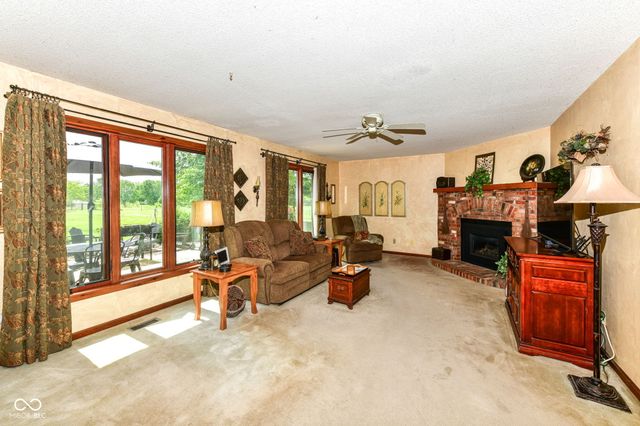 2345 S Honey Creek Road, Greenwood, IN 46143