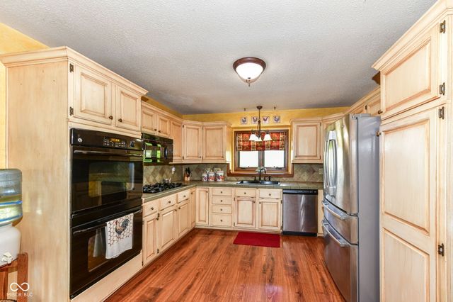 2345 S Honey Creek Road, Greenwood, IN 46143