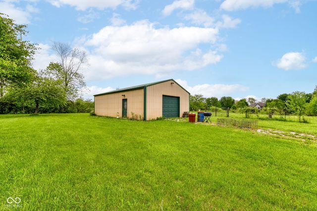 2345 S Honey Creek Road, Greenwood, IN 46143