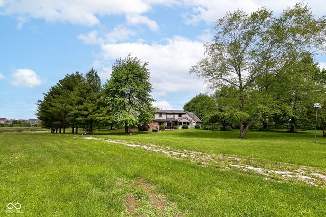 2345 S Honey Creek Road, Greenwood, IN 46143