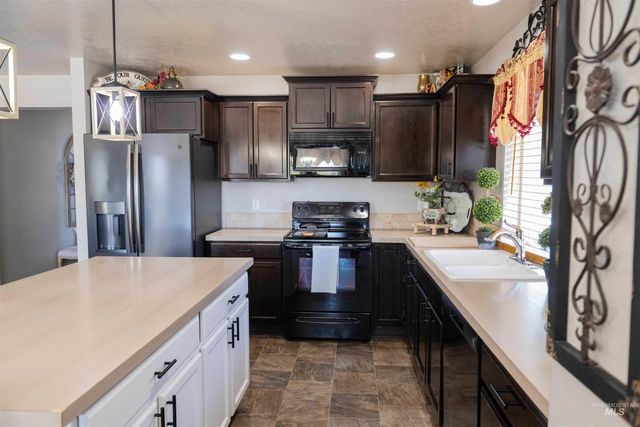 1265 NE Dusty Court, Mountain Home, ID 83647