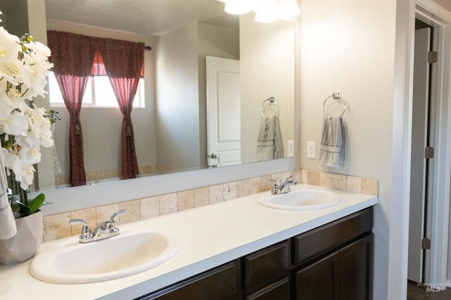 1265 NE Dusty Court, Mountain Home, ID 83647