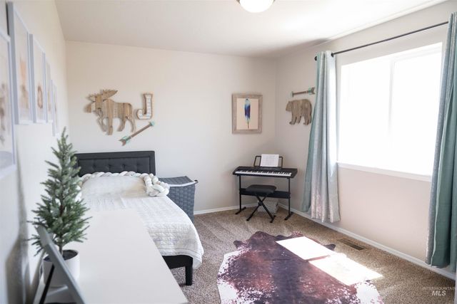 1265 NE Dusty Court, Mountain Home, ID 83647