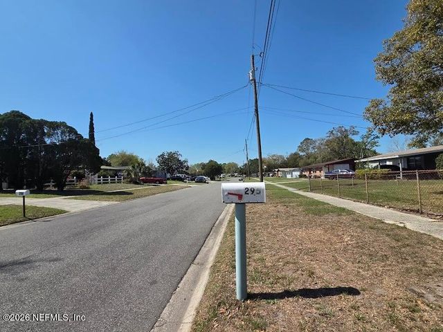 295 BONNLYN Drive, Orange Park, FL 32073