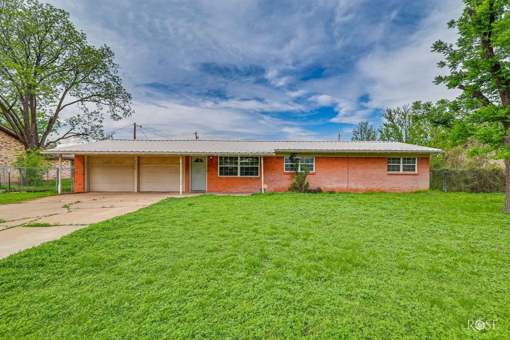 Image 5 of property listing at 7510 Violet Street, San Angelo, TX 76901