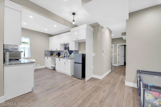 616 ENGLEWOOD Street, Detroit, MI 48202