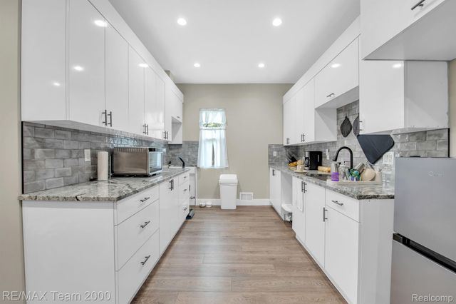 616 ENGLEWOOD Street, Detroit, MI 48202