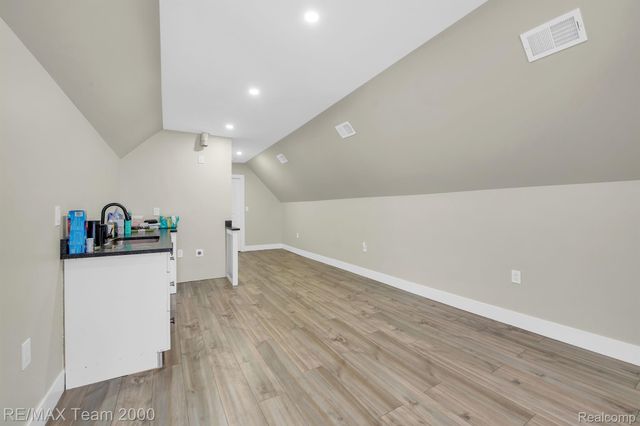 616 ENGLEWOOD Street, Detroit, MI 48202