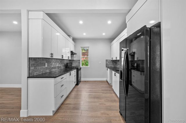 616 ENGLEWOOD Street, Detroit, MI 48202