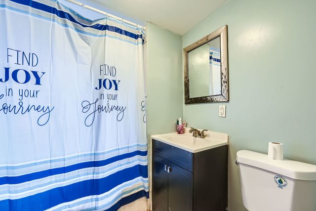 8151 S Bennett Avenue, Chicago, IL 60617