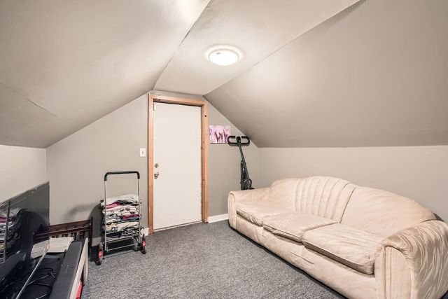 8151 S Bennett Avenue, Chicago, IL 60617