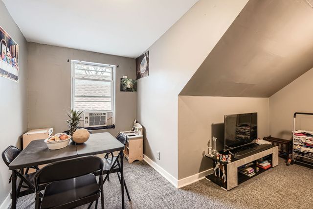 8151 S Bennett Avenue, Chicago, IL 60617