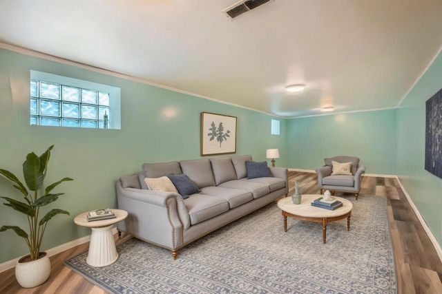 8151 S Bennett Avenue, Chicago, IL 60617