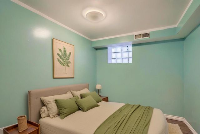 8151 S Bennett Avenue, Chicago, IL 60617