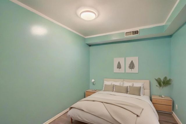 8151 S Bennett Avenue, Chicago, IL 60617