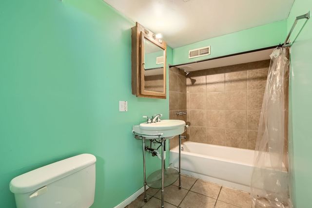 8151 S Bennett Avenue, Chicago, IL 60617