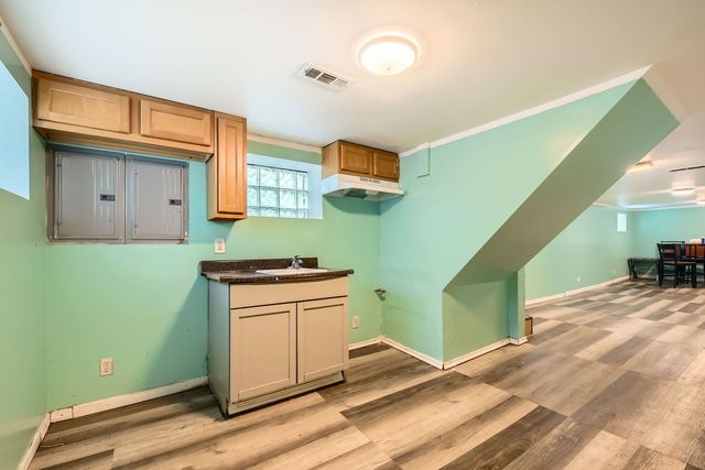 8151 S Bennett Avenue, Chicago, IL 60617